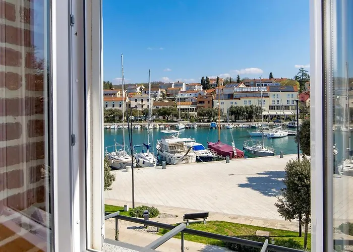 ゲストハウス The House 4*