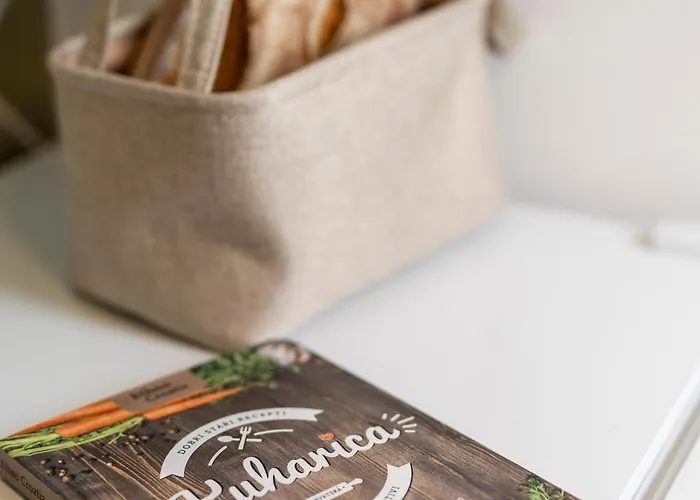 ゲストハウス The House マリンスカ