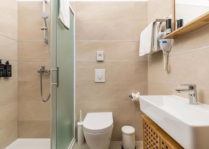 ゲストハウス The House