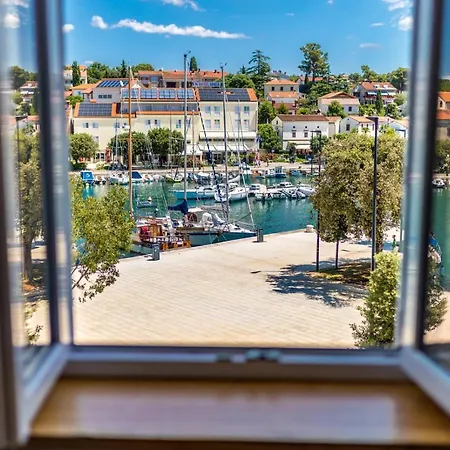 Πανσιόν The House 4*