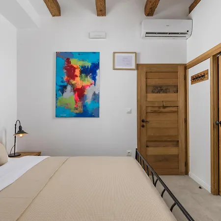 The House Guest house