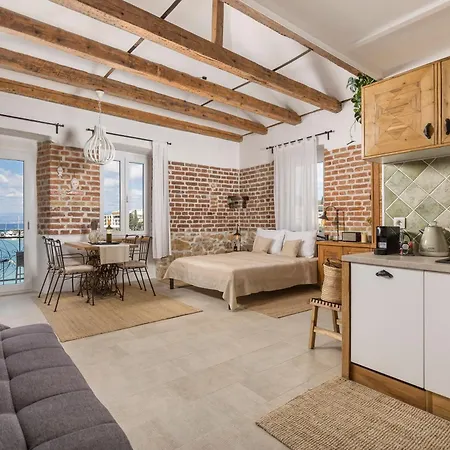 The House Guest house