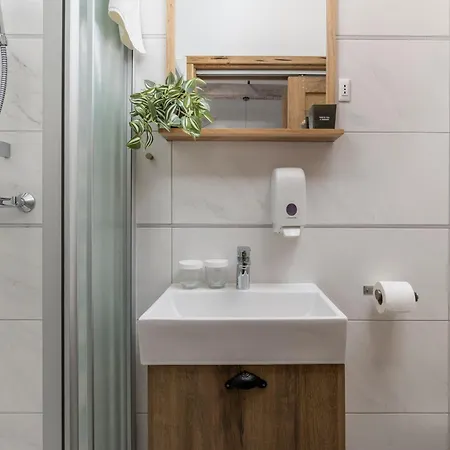 Gasthuis The House Malinska