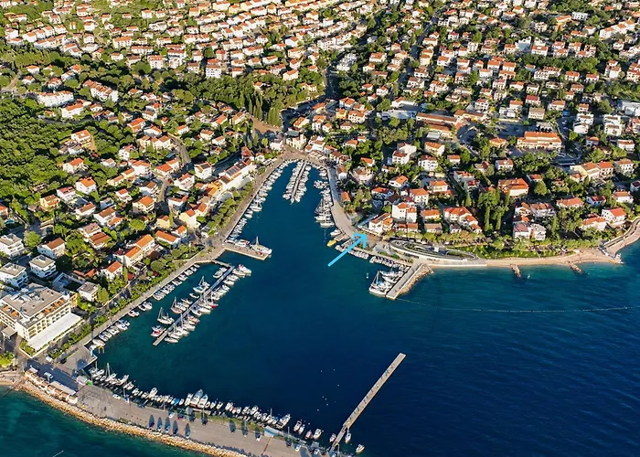 The House Гостевой дом Малинска