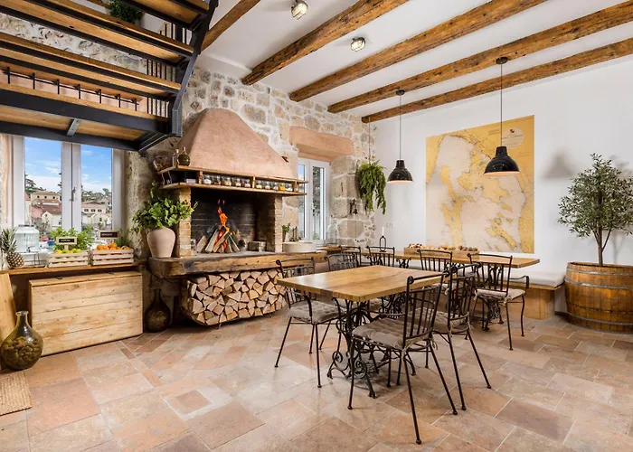 The House Гостевой дом Малинска