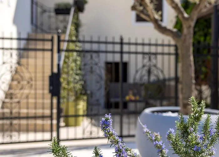 The House Гостевой дом