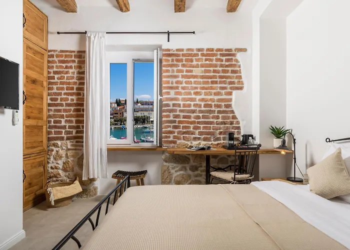 The House 4* Малинска