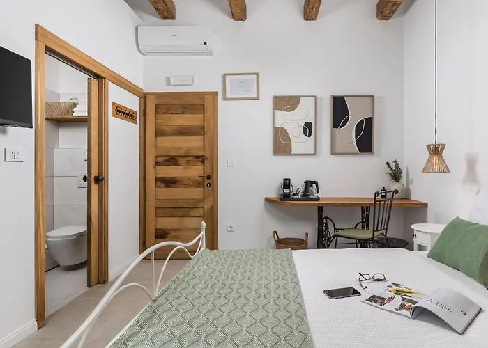 The House Гостевой дом Малинска