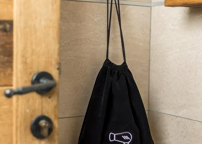 The House Малинска