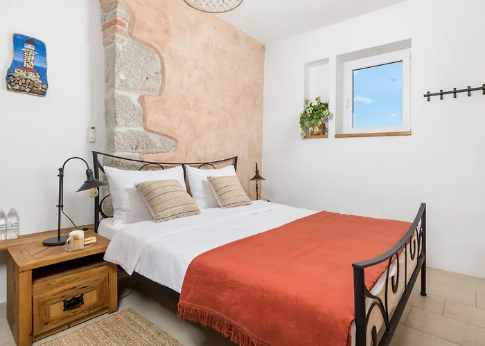 The House Гостевой дом Малинска